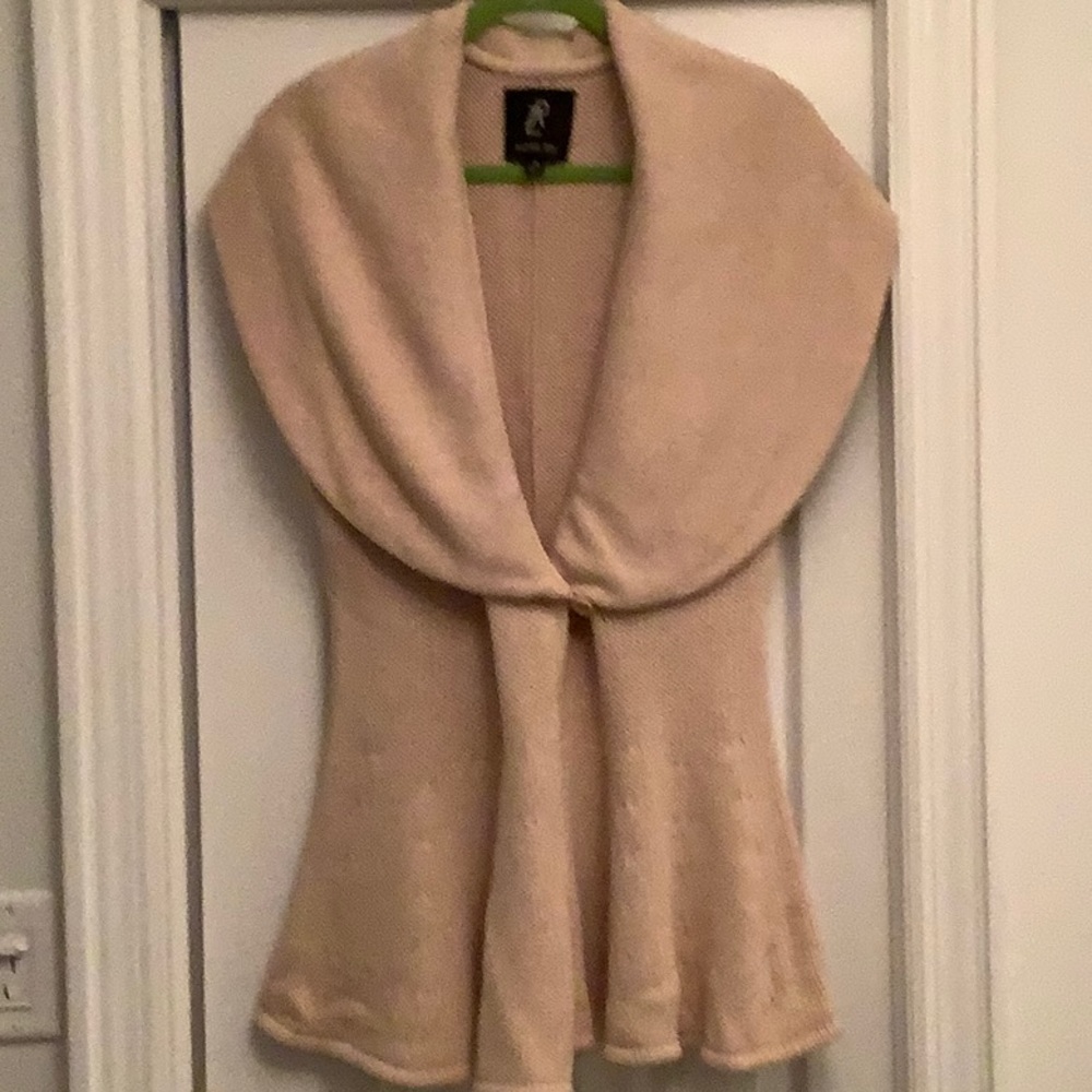 Rachel Zoe vest sizeM, appears dark in pic excellent condition